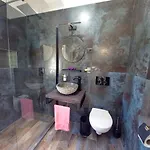 House Kazali, Dom wakacyjny