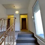 House Kazali, *