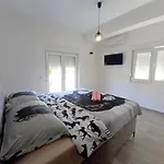 House Kazali, * Medulin